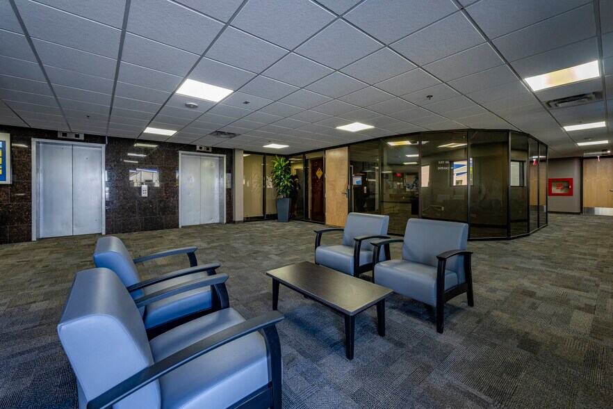 More Photos Of 1300 N 12th St, Phoenix Medical For Lease