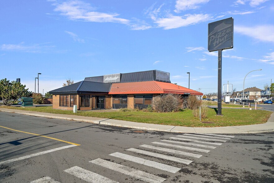 More Photos Of 920 Rue Douglas, St-Jean Freestanding For Sale