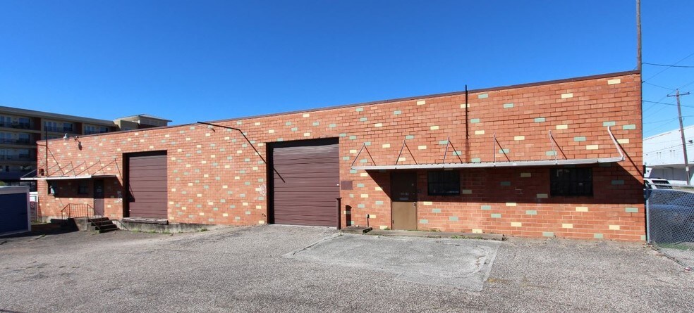 More Photos Of 1005 Sawyer St, Houston Health Club For Lease