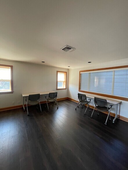 More Photos Of 1109 N 36th St, Seattle Warehouse For Lease