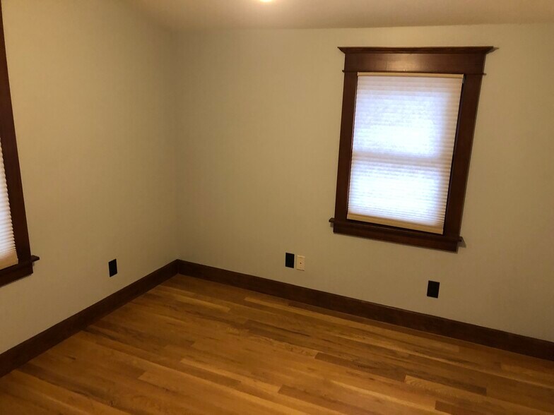 More Photos Of 216 14th St, Oregon City Office For Lease