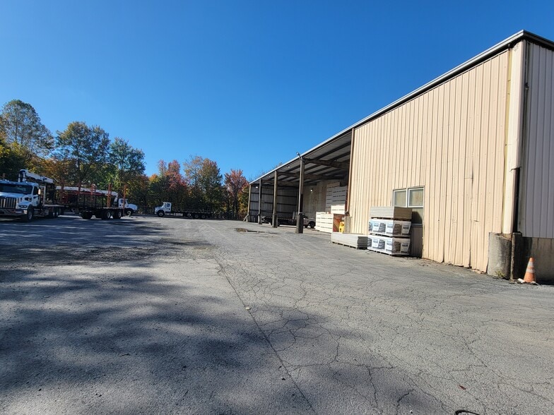 More Photos Of 7419 Lindbergh Dr, Gaithersburg Warehouse For Sale