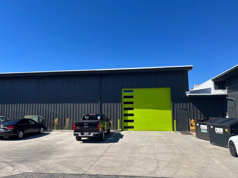 More Photos Of 1657 N State St, Lehi Manufacturing For Lease