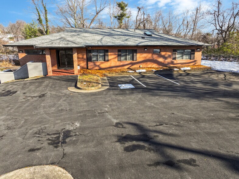 More Photos Of 1502 Featherstone Rd, Woodbridge Medical For Sale