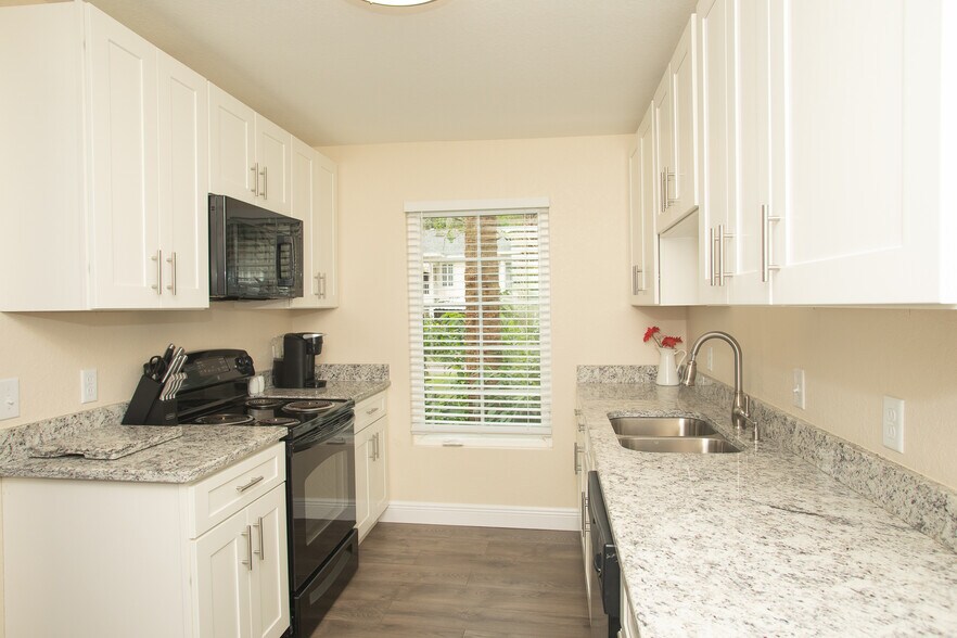 More Photos Of 915 E Palmetto St, Lakeland Apartments For Sale