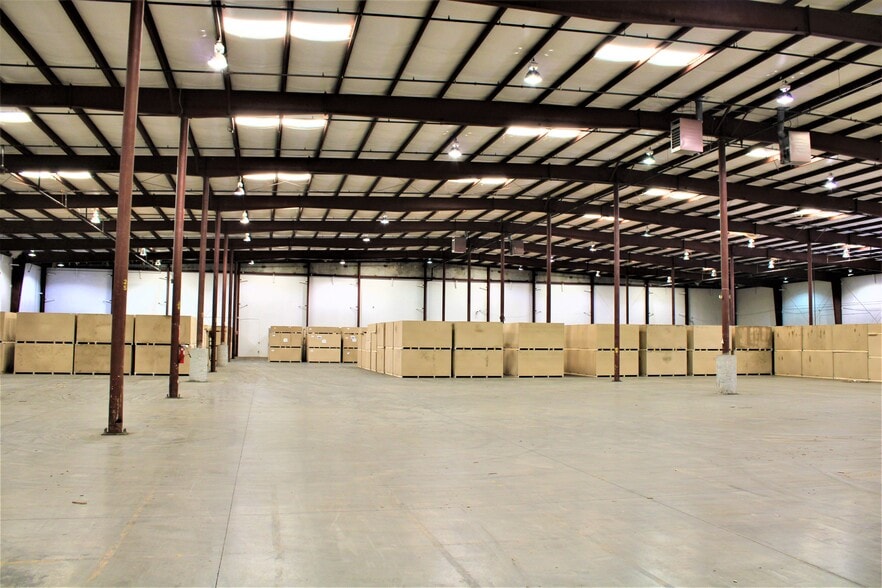 More Photos Of 1023 Legrand Blvd, Charleston Warehouse For Lease