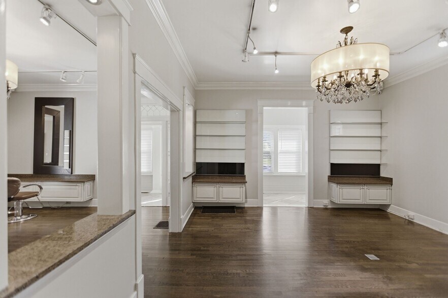 More Photos Of 211 29th Ave N, Nashville Freestanding For Lease
