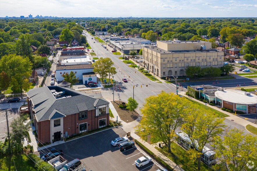 More Photos Of 17108 Mack Ave, Grosse Pointe Office For Lease