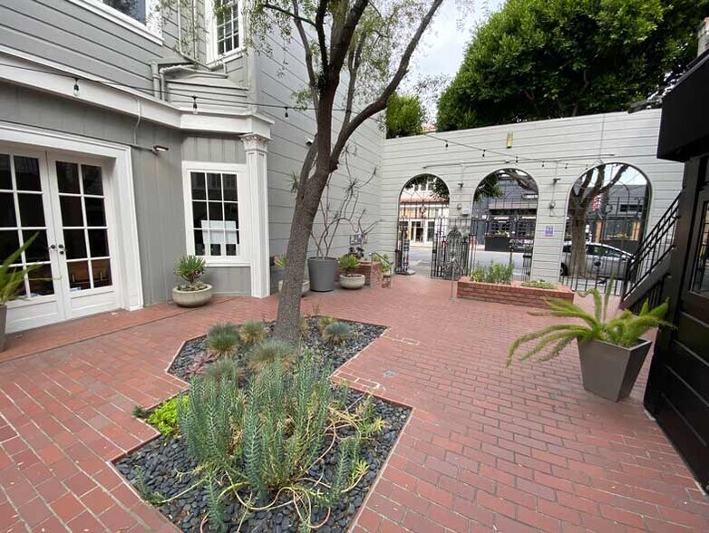 More Photos Of 2147 Union St, San Francisco Storefront Retail Office For Lease