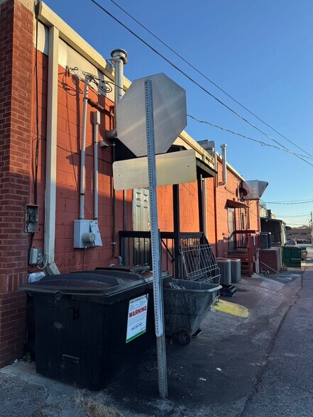 More Photos Of 103 W Court House Sq, Cumming General Retail For Sale