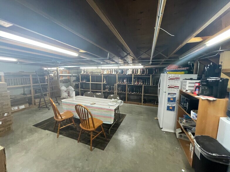 More Photos Of 727 N Federal Blvd, Riverton General Retail For Sale