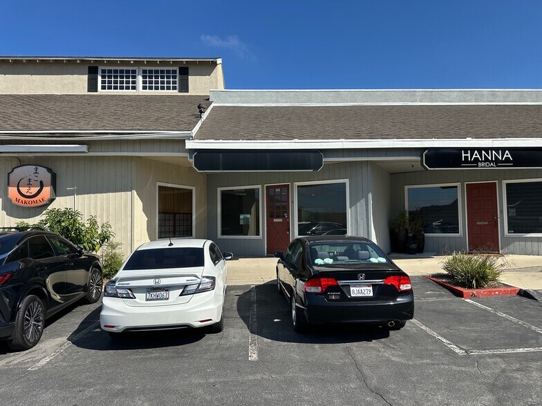 More Photos Of 800-884 N Diamond Bar Blvd, Diamond Bar Unknown For Lease