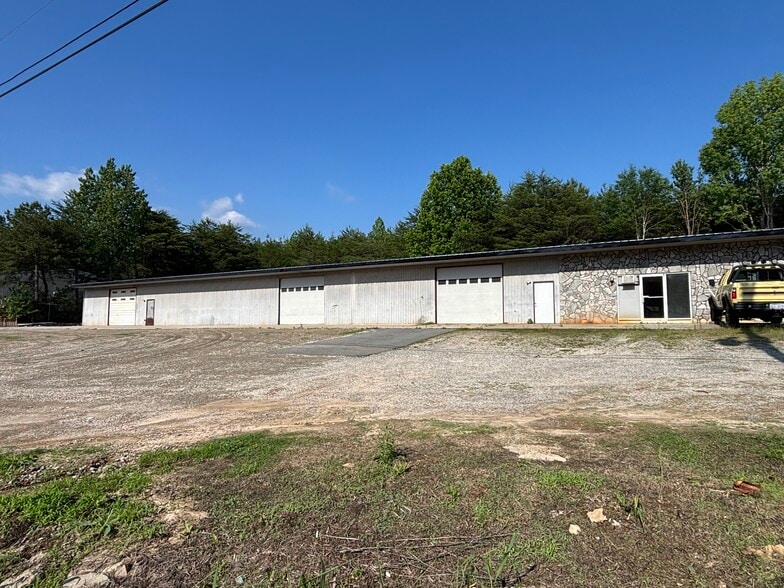 More Photos Of 4234 Burnwood Trl, Denver Warehouse For Lease