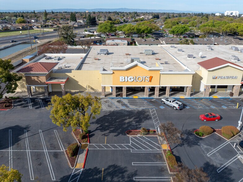 More Photos Of 1717 Oakdale Rd, Modesto Unknown For Lease