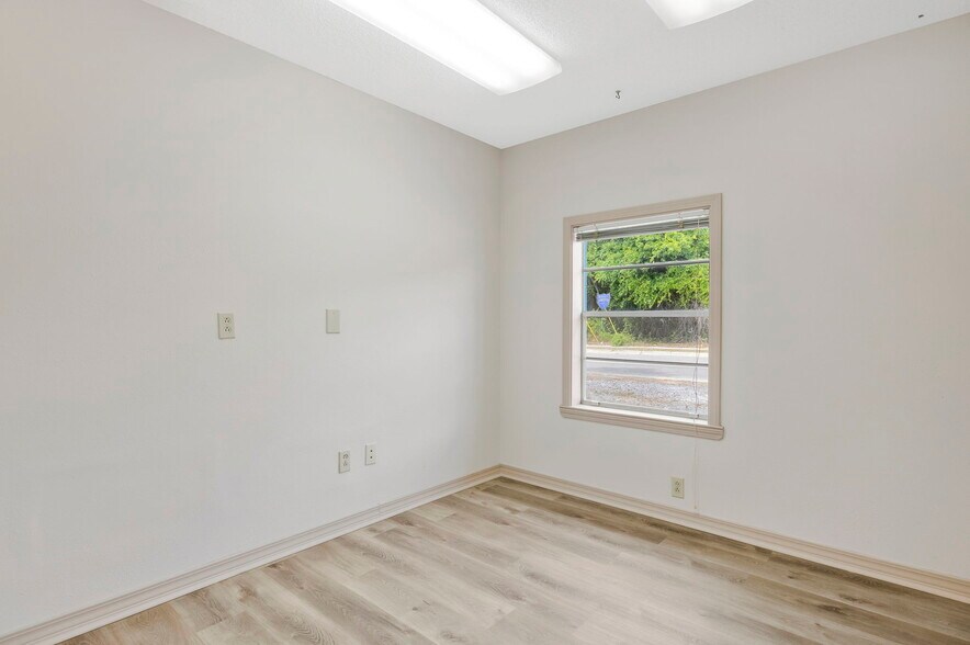 More Photos Of 5603 Stewart St, Milton Medical For Sale