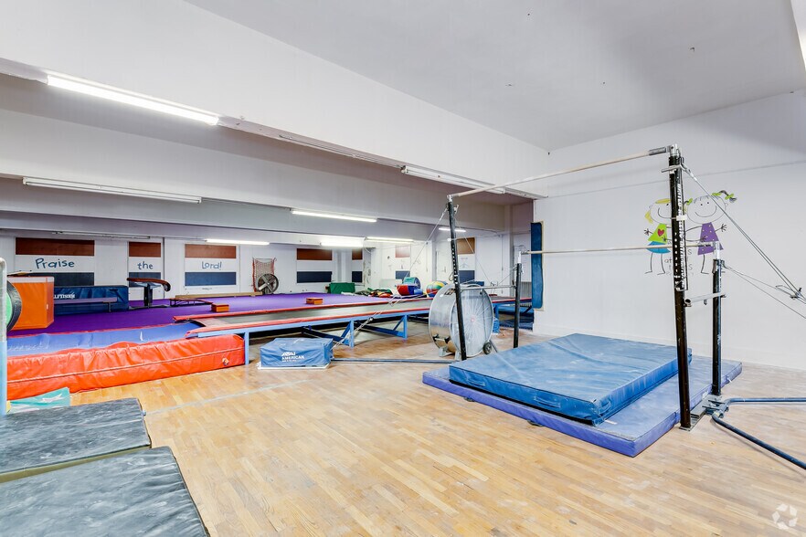 More Photos Of 705-709 N 2nd Ave, Dodge City Loft Creative Space For Lease