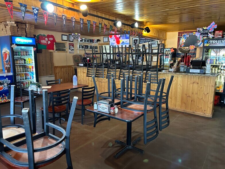 More Photos Of 645 Ace of Diamonds St, Stanley Restaurant For Lease