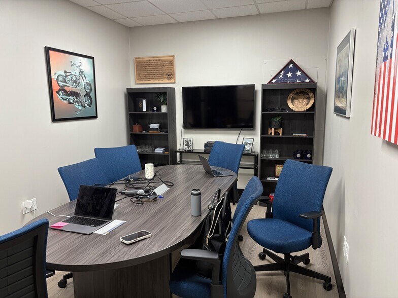 More Photos Of 1415 Shelby St, Indianapolis Office For Sale