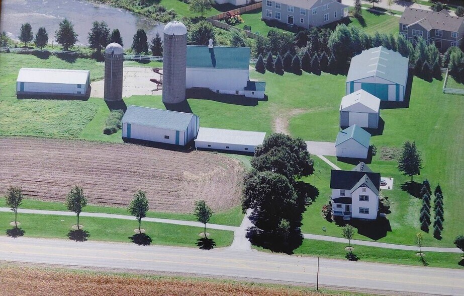 Primary Photo Of 12407 Main St, Huntley Loft Creative Space For Sale