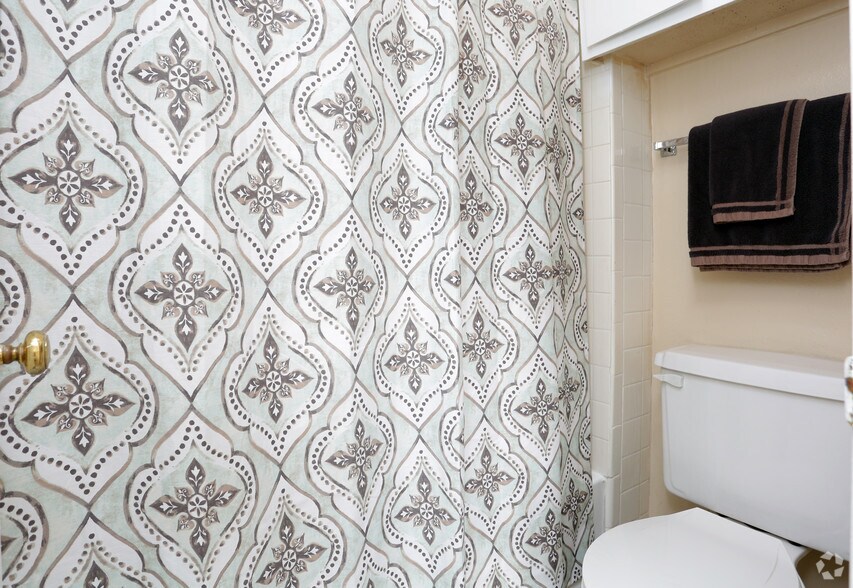 More Photos Of 5660 S Lakeshore Dr, Shreveport Apartments For Sale