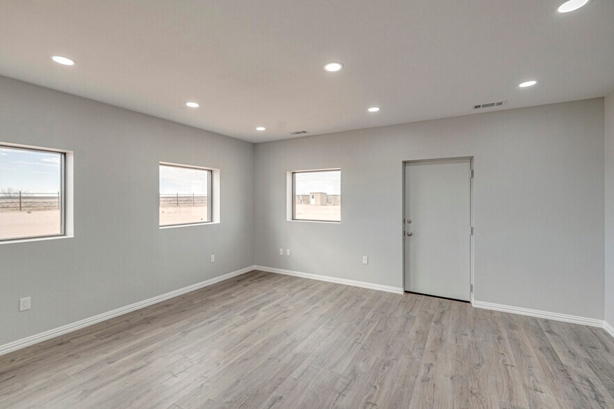 More Photos Of 5268/5450 N FM 866, Odessa Warehouse For Sale