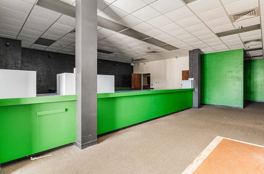 More Photos Of 5428-5444 Dogwood Dr, Milton Unknown For Lease