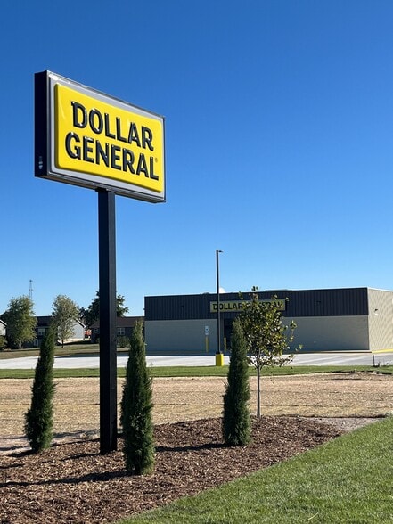 More Photos Of 47 State Highway U, Warrenton Freestanding For Sale