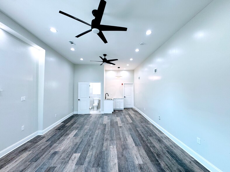 More Photos Of 1500 W Loudon St, Philadelphia Office Residential For Lease