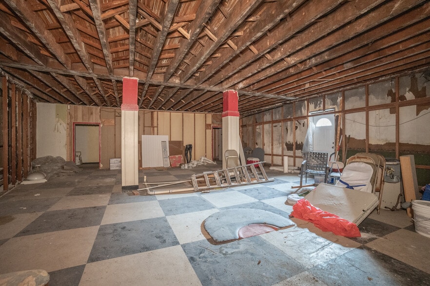 More Photos Of 42-58 Bank St, Waterbury, Ct, Waterbury Storefront Retail Office For Sale