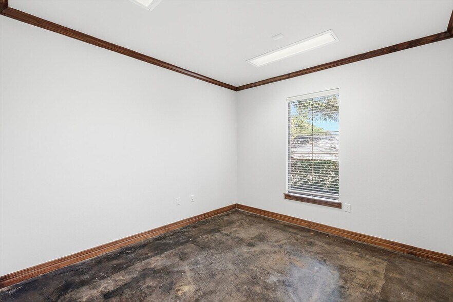 More Photos Of 1117 Glade Rd, Colleyville Medical For Lease