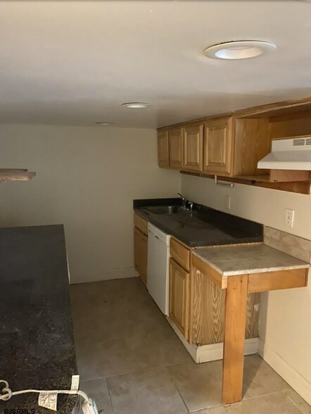 More Photos Of 611 E 7th St, Ocean City Apartments For Sale