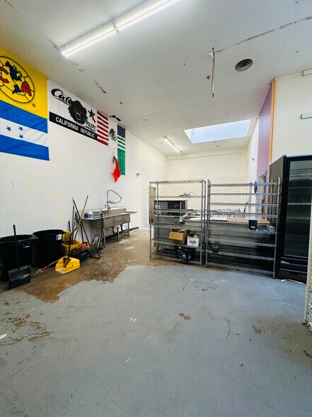 More Photos Of 335-337 Jones St, San Francisco Storefront For Lease