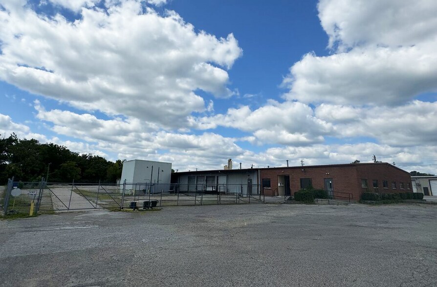 More Photos Of 603 Shepherd Dr, Lockland Truck Terminal For Lease