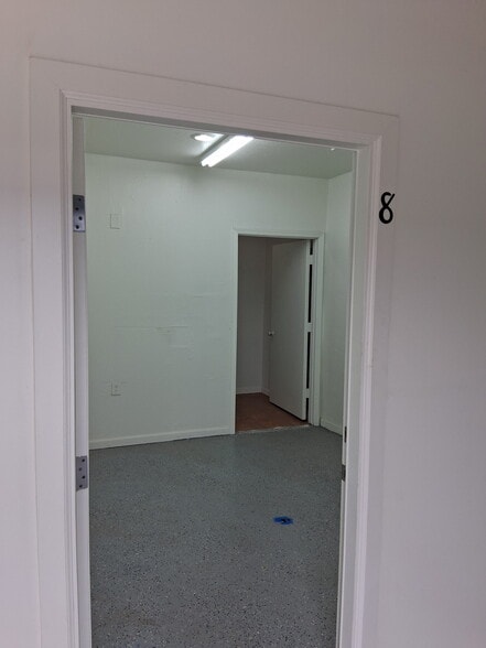 More Photos Of 1605 W Broadway Rd, Phoenix Warehouse For Sale