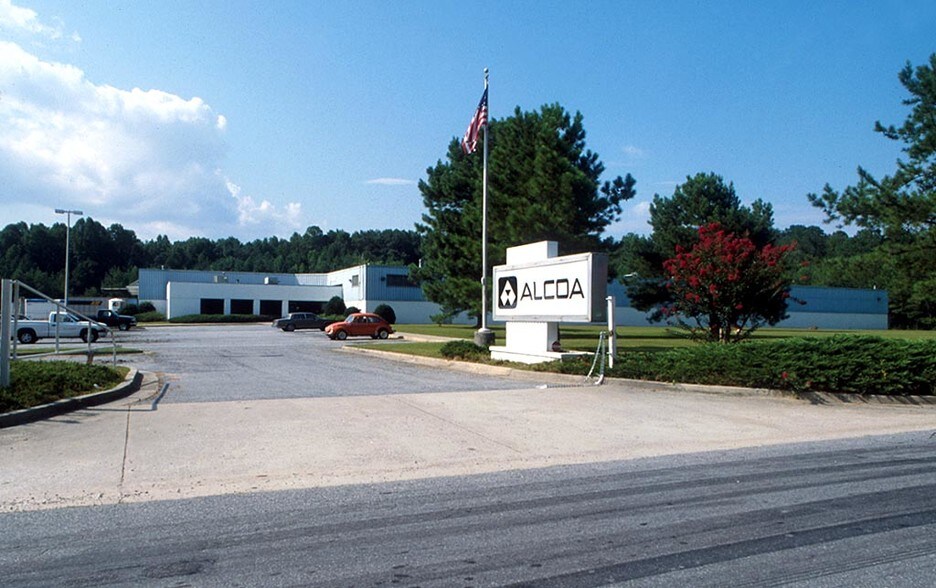 More Photos Of 7405 Graham Rd, Fairburn Warehouse For Lease