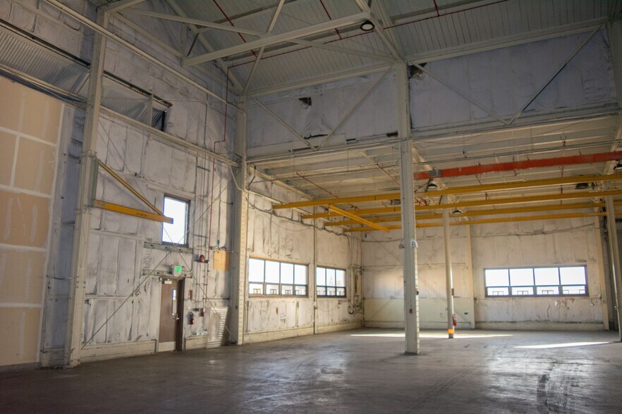 More Photos Of 4917 Bailey Loop, Mcclellan Airplane Hangar For Lease