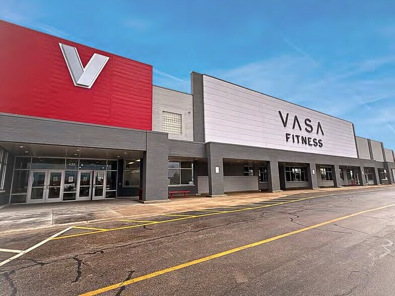 More Photos Of 401-445 N Weber Rd, Romeoville Unknown For Lease