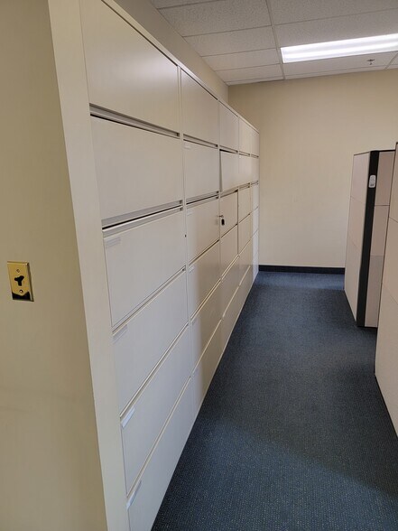 More Photos Of 18 W Passaic St, Rochelle Park Office For Sale