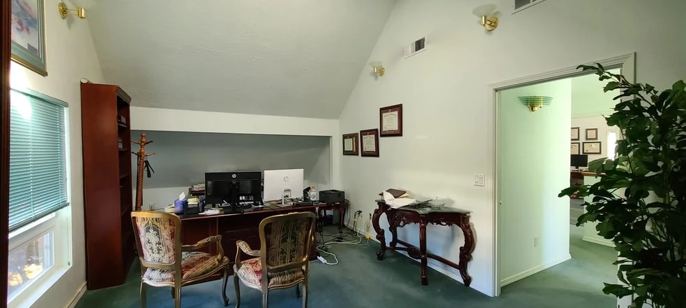More Photos Of 1415 Liberty St SE, Salem Office For Sale