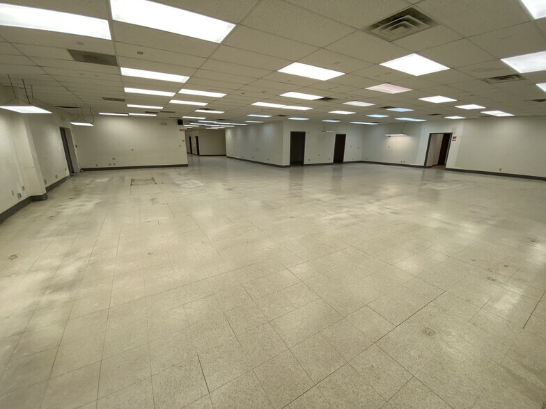 More Photos Of 14306 Industrial Rd, Omaha Light Manufacturing For Sale