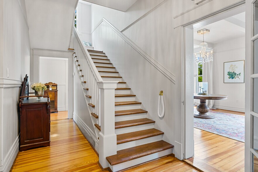 More Photos Of 207 Westminster Hwy, Westminster Specialty For Sale