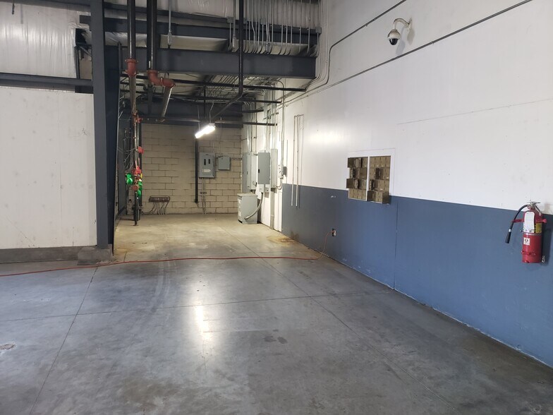 More Photos Of 4674 Westgate Pky, Dothan Distribution For Lease