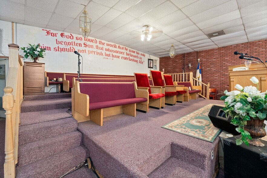 More Photos Of 632 N Albany Ave, Chicago Religious Facility For Sale