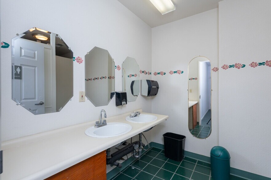 More Photos Of 1312 Robertson Blvd, Chowchilla Religious Facility For Sale