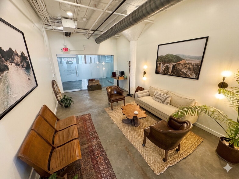 More Photos Of 3216 Gillham Plz, Kansas City Loft Creative Space For Lease