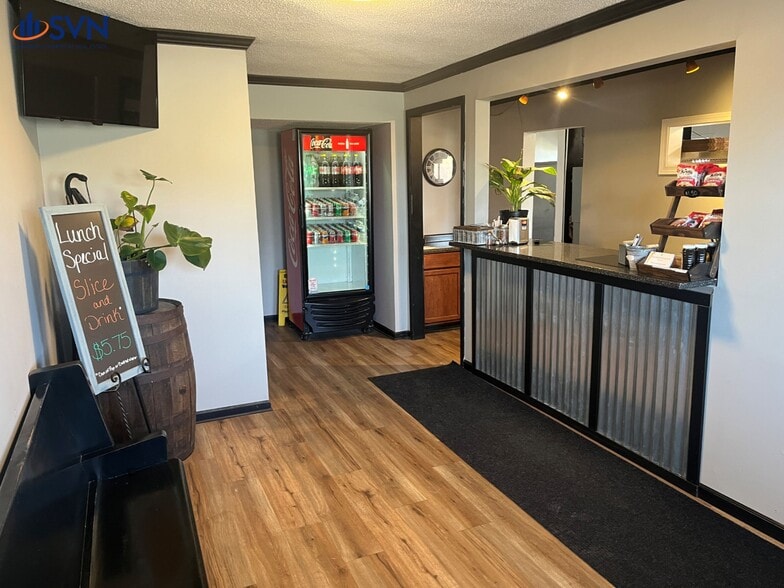 More Photos Of 500 Lark St, Geneva Freestanding For Sale