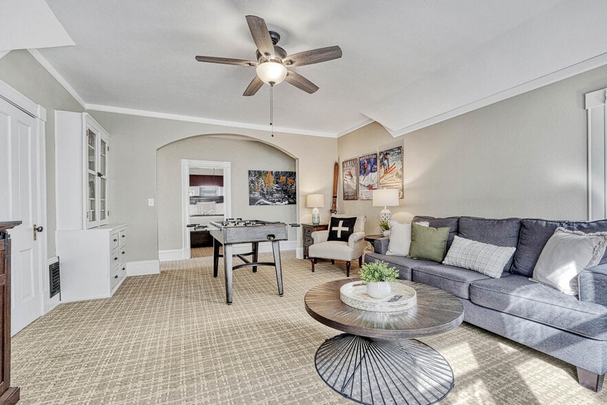 More Photos Of 6 Boulder Crescent St, Colorado Springs Hotel For Sale