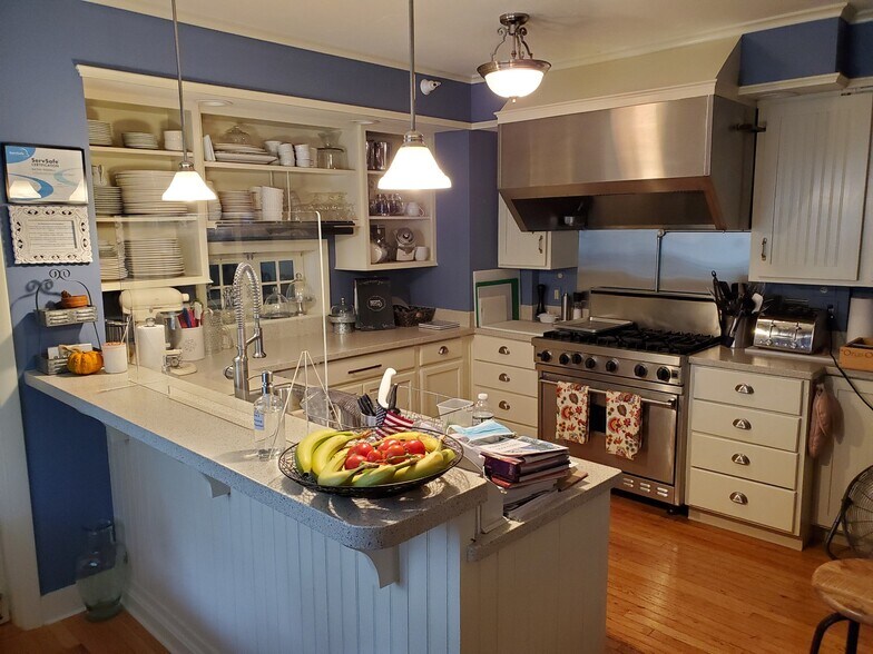 More Photos Of 91 South St, Gorham Hospitality For Sale