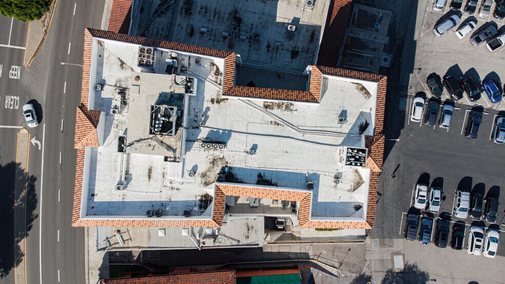 More Photos Of 1650 S Pacific Coast Hwy, Redondo Beach Office For Lease