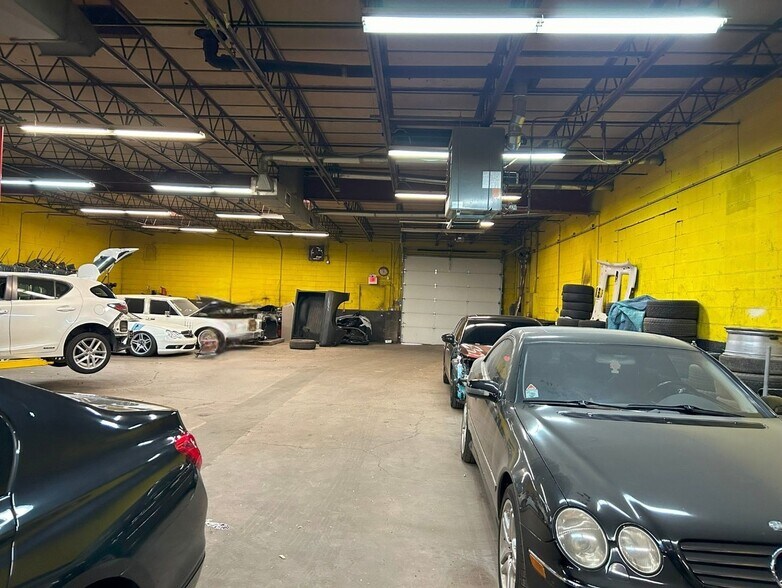 More Photos Of 4645-4665 N 25th Ave, Schiller Park Industrial For Sale